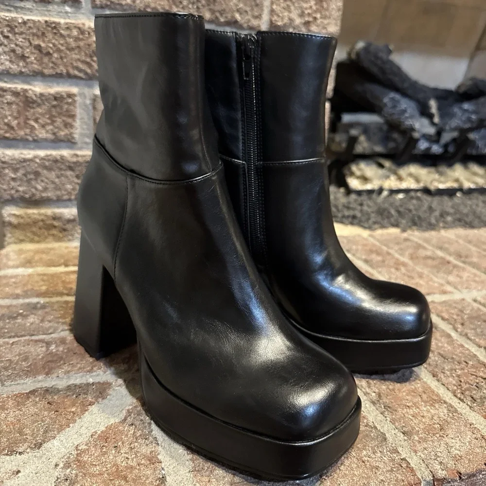 Steve Madden Izabelle Black Square Toe Platform Block Heel Ankle Boots Sz 6.5